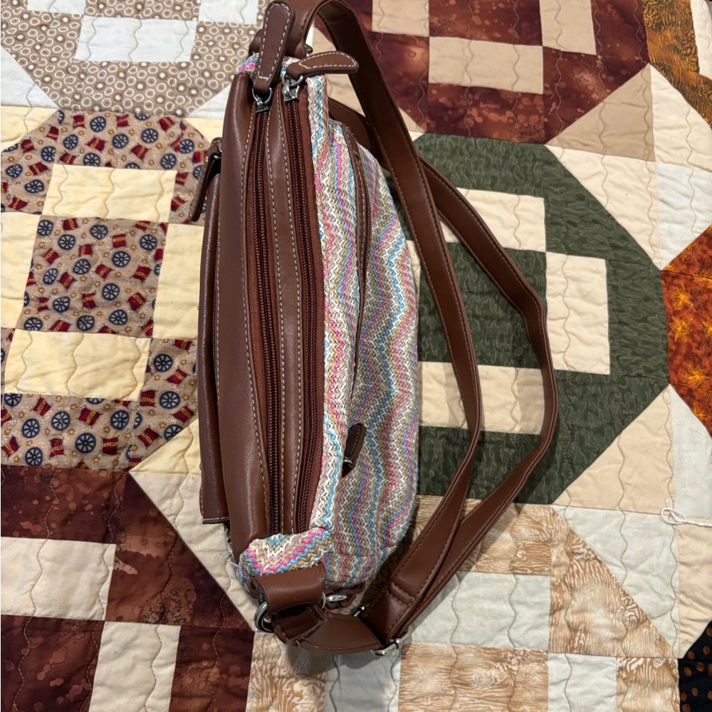 Stone Mountain Brown and Multicolored shoulder bag. - Picture 9 of 16